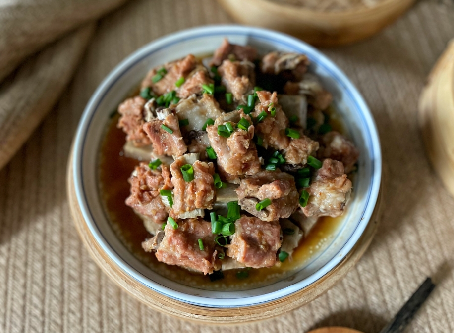 我美丽的家乡是在湖南衡阳祁东县的一个小乡镇，我们那里的中秋习俗就是；中秋节家家户