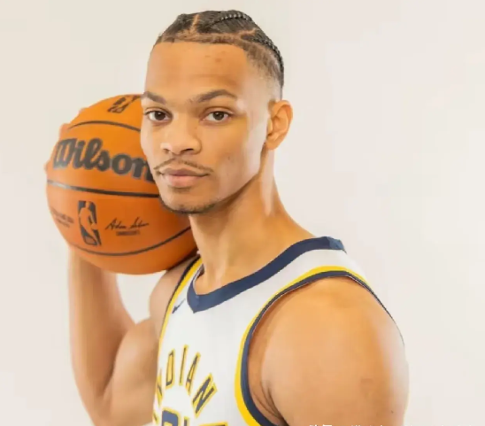 辽宁男篮传来好消息：下赛季已经锁定一位nba级别归化球员，小刘总未雨绸缪来适应匹