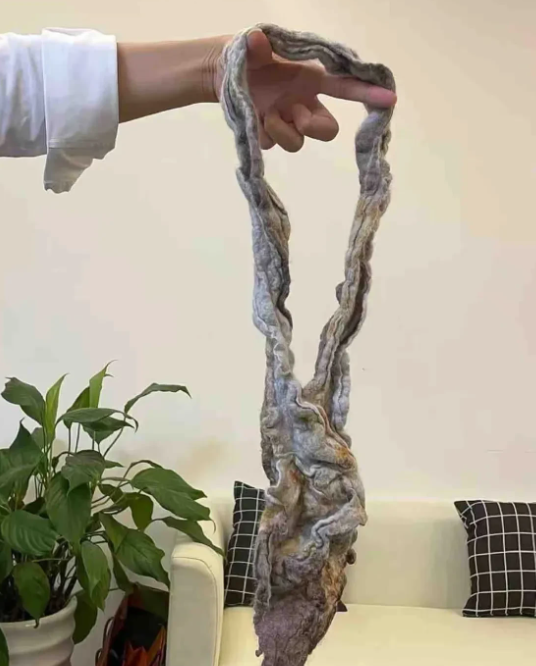 家人们谁懂啊！坐月子婆婆来的第一天，就出状况了。昨天婆婆一到家就特别勤快，拿了我