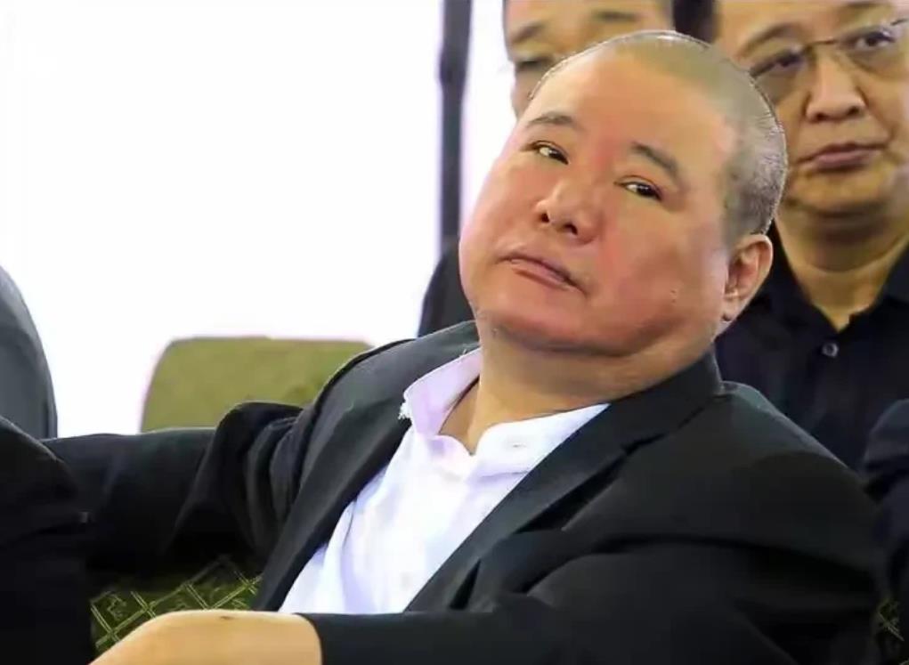 台湾地区竹联帮帮主黄少岑去世后，昨天公布了治丧委员会名单。没想到黄少岑一个帮派大