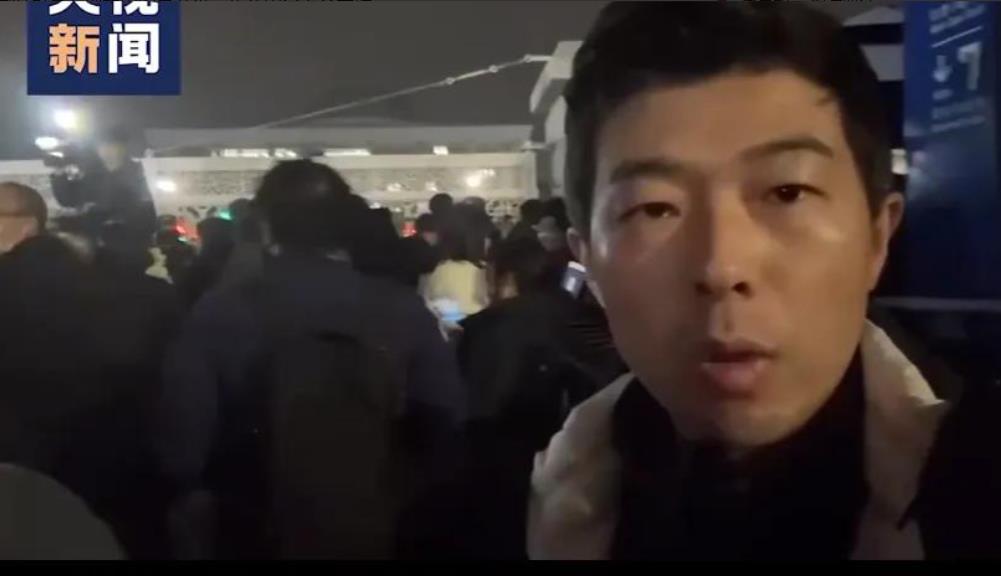 就在刚刚韩国总统宣布韩国戒严，这也是韩国这是韩国现代史上第12次得紧急戒严。总而