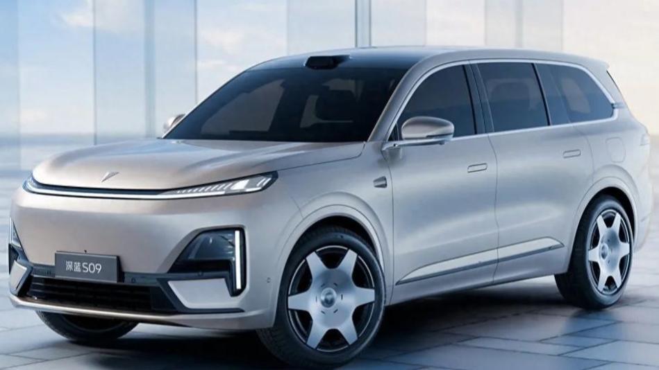 长安新款大6座SUV，车长5202mm，2、2、2座椅