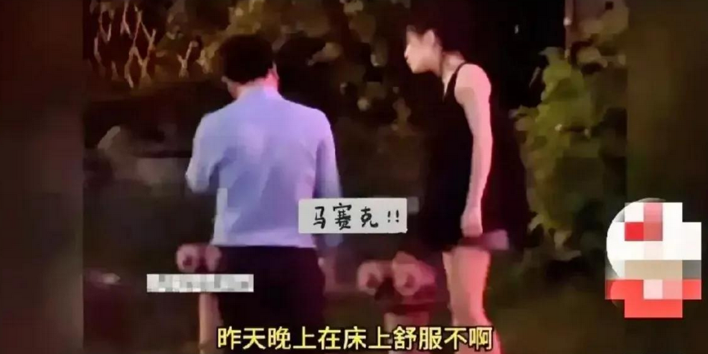 男子出轨小三，被老婆抓了个现场｡ 从饭店一路打到外面。最狗血的是，老婆质问男人的