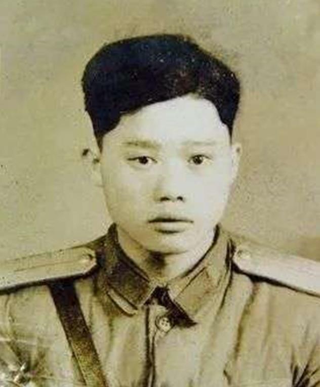 1951年，志愿军战士潘天炎感觉肚子疼，便跑到隐蔽处上厕所，回来后，却发现阵地上