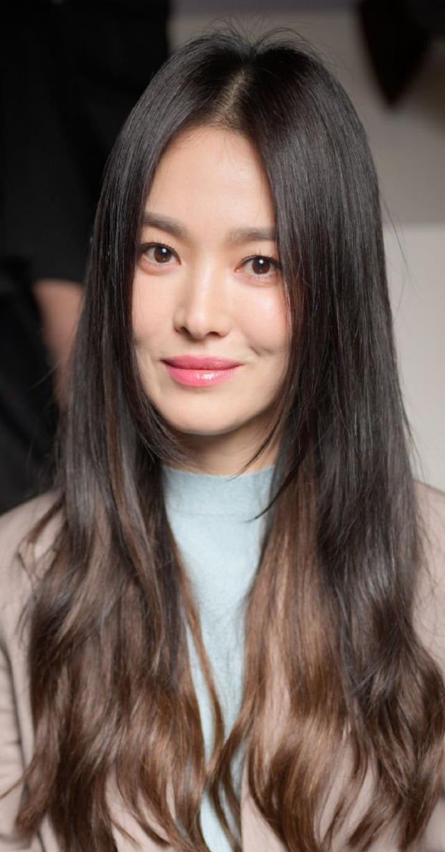 当40岁唐嫣和42岁宋慧乔同框，才发现，婚姻幸福才是女人最好保养（唐嫣对a）-第34张图片-九妖电影