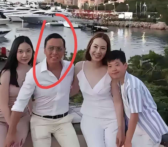 用一句话来证明你认识他，不许提名字