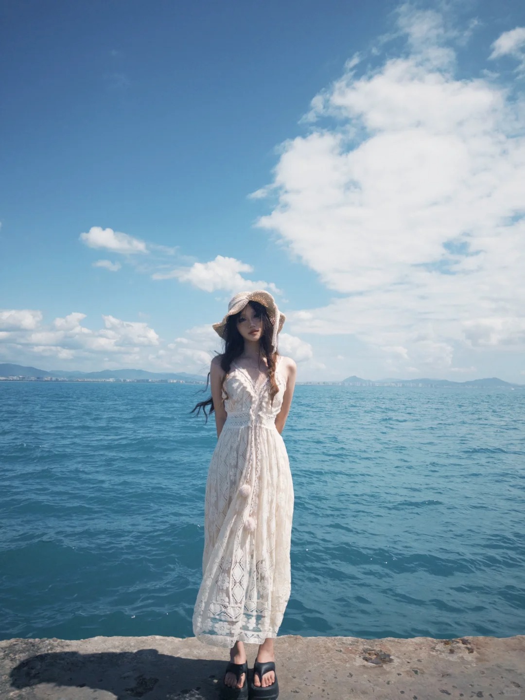 海岛碎片
发现后面的云有点像爱心！