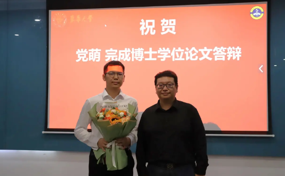 儿子博士毕业了！
艰难的求学路，步步艰辛！
成功的学业路，点点不易！