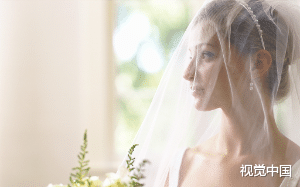 我妈毁了我的婚礼，为了她另外一个女儿，而我的老公不帮我