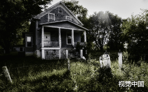 我是一名女主播，老板为了钱让我去凶宅直播