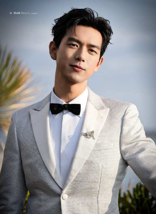 2019年，李现演的电视剧《亲爱的热爱的》上映热播，李现的爸爸立刻打来电话，但他