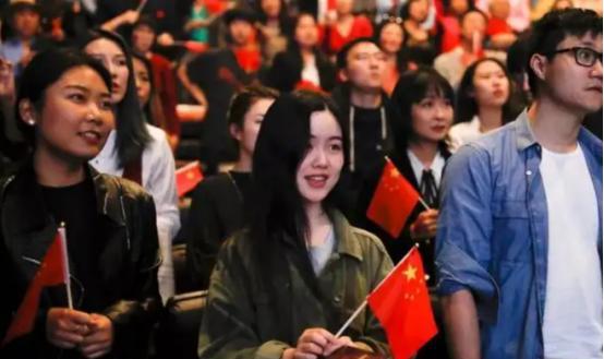 中国人容易被电诈盯上是有原因的，一位越南人告诉我：一个14亿人口的大国，几乎没黑