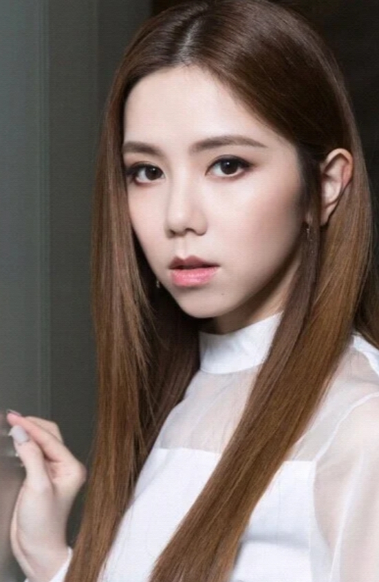 邓紫棋：音乐界的璀璨明星