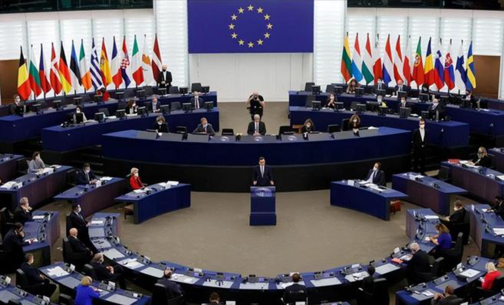 欧盟让人看不明白，欧盟数据称，9月俄欧贸易额是57亿欧元，其中从俄罗斯进口31亿