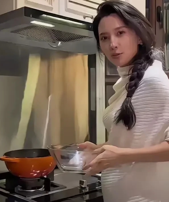 汪峰，真是厉害！
不仅妻多，而且子多，
现女友森林北又怀孕了？
汪峰这“活力值”