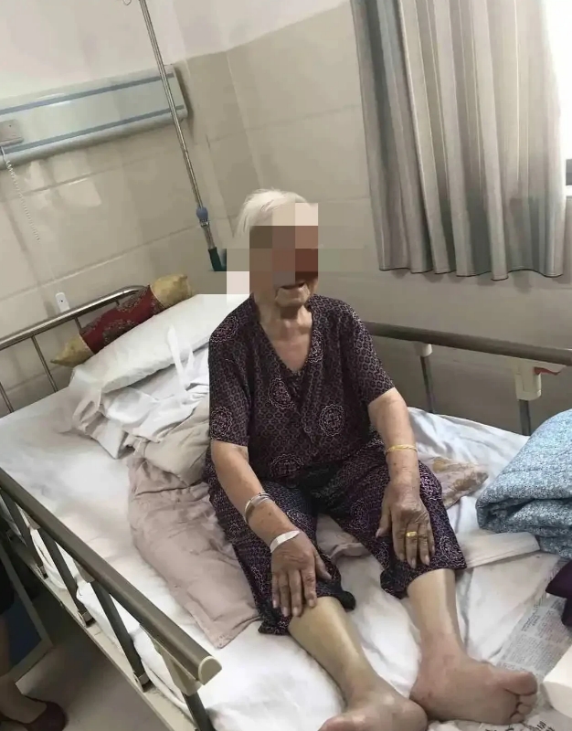 北京，一老人儿子因酒驾不幸身亡留下三套房产，同时欠银行款200万。银行申请法院强
