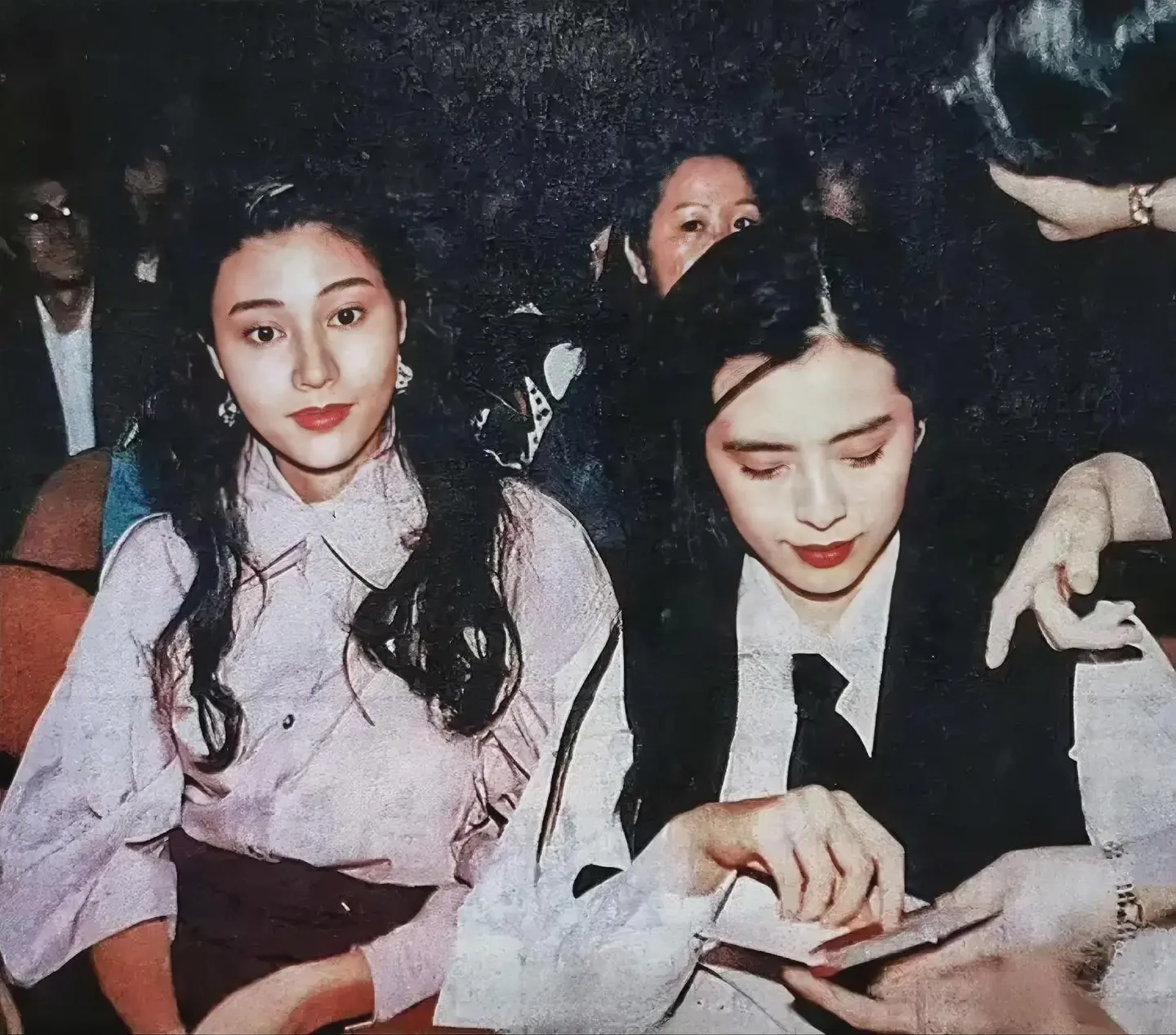李嘉欣王祖贤1992年同框，谁更美？