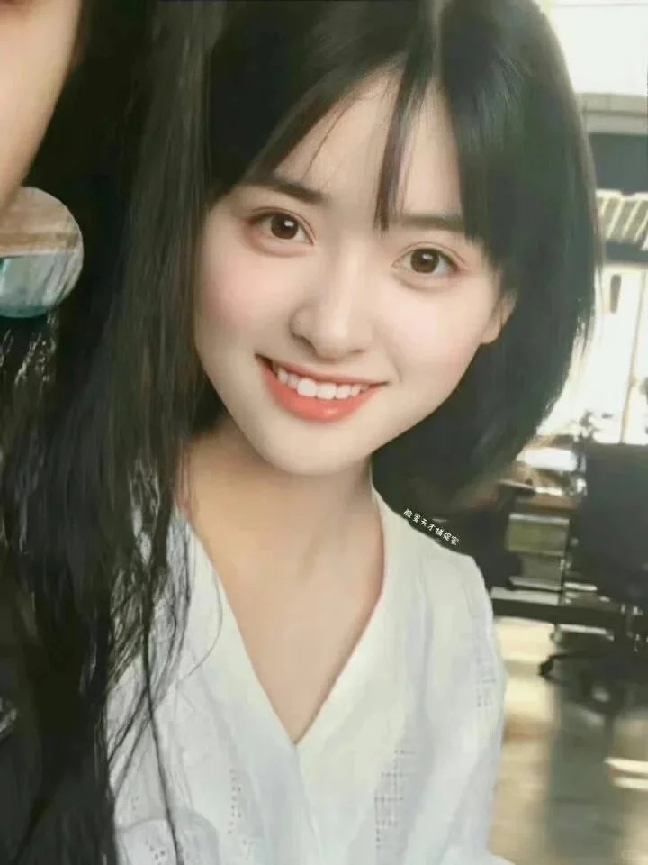 突然好奇，153小个子女生都在走甜美风吗
好奇互联网的小个子姐妹都是走甜妹风吗？