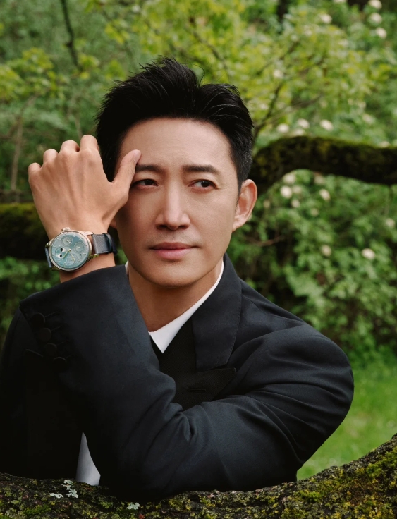 他是蒋欣前男友，最后娶高斯迎来事业巅峰