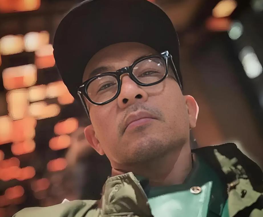 具俊烨回到韩国后做了一件让人意想不到的事情，那就是注销了自己的中文社交账号。
