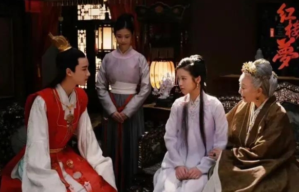 《红楼梦之金玉良缘》轰动好莱坞？偶尔的失败无伤大雅，如此固执真的难以理解。

胡