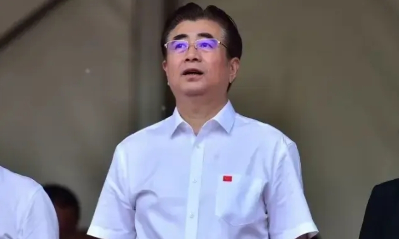 中国男篮，你真的该醒醒了！
男足以前被嫌弃，现在换了掌门宋凯，正在悄悄变好。外教
