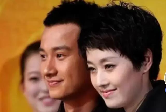 马伊琍为大女儿庆生，16岁爱马打扮成熟，和文章贴面同框感情好（马伊琍女儿跟谁）-第16张图片-九妖电影