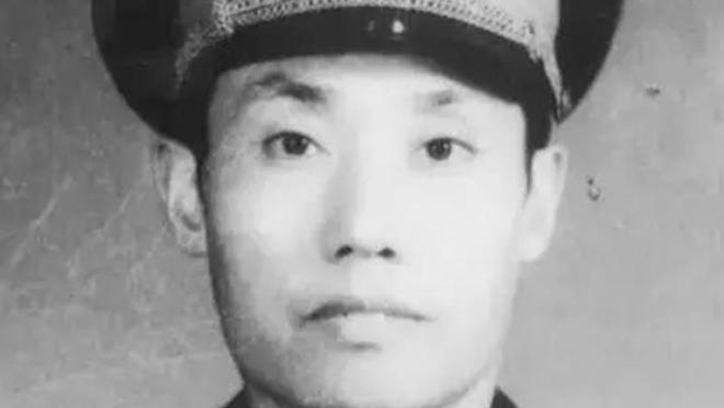 他52岁担任外交部副部长，保护过美国总统尼克松，70岁成为上将