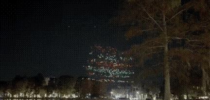 美国无人机表演失败 中国无人机很强

                     