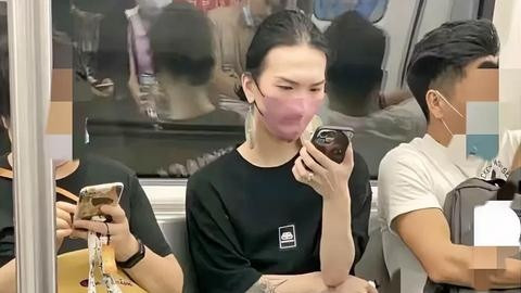 太奇怪了，大家看看这位乘客是男的还是女的？