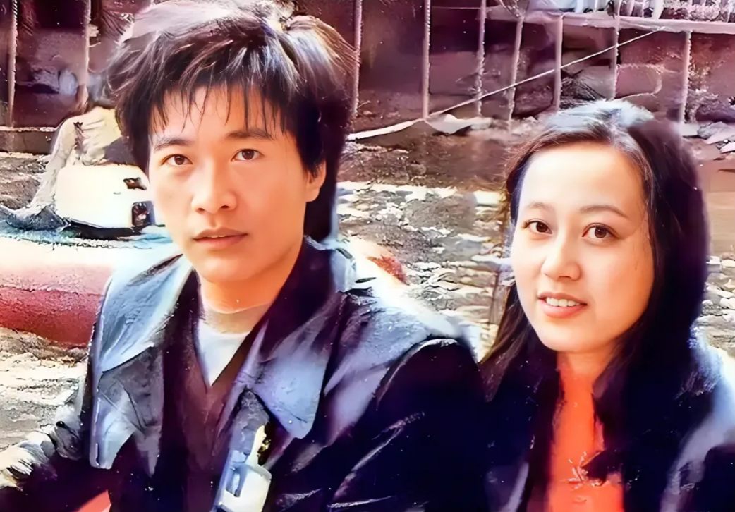 眼前的俊男靓女，是八十年代影视圈的当红明星。他们演技深厚，低调内敛，主演的影视剧