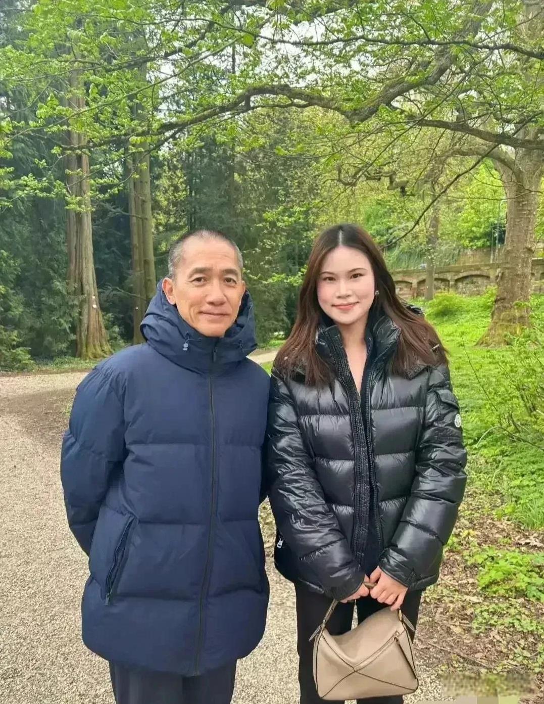 岁月不饶人，男神也成慈祥大爷了。。。
