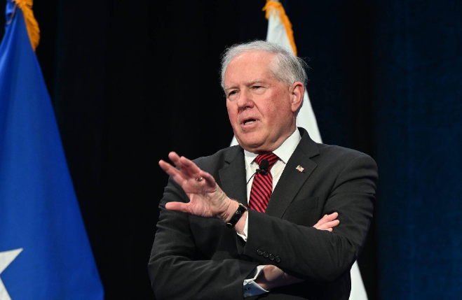 中国实力越强，美国越讲道理：被歼-36刺痛了，美军部长态度大变