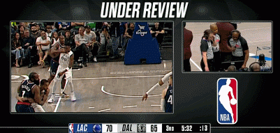 今天NBA常规赛快船对阵独行侠的比赛中发生冲突：第三节比赛过半，邓恩在跑位时被戈
