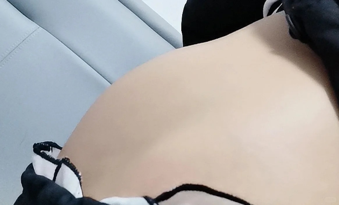 高中生 下腹部肿得越来越大是啥病啊
🆘，昨天才刚开学，感觉有点恶心想吐，就去小