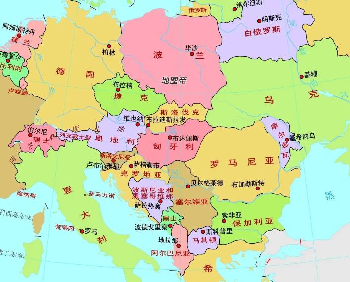 这个小国有点慌了，
这个老头也尴尬了，

这不上次这个小国摔使团访问了北极熊，
