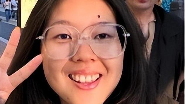 后续！美国遇害女留学生账号被扒出，23岁父母离异，大量美照曝出