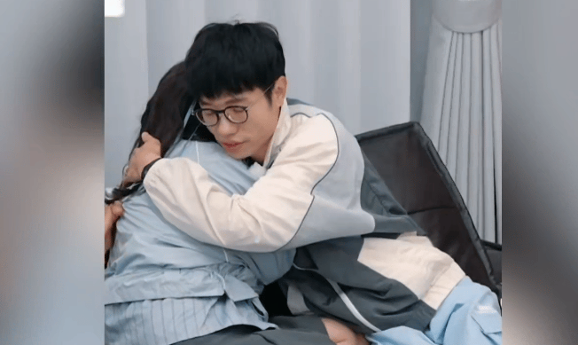 第一次这么讨厌HE，就是李行亮麦琳。