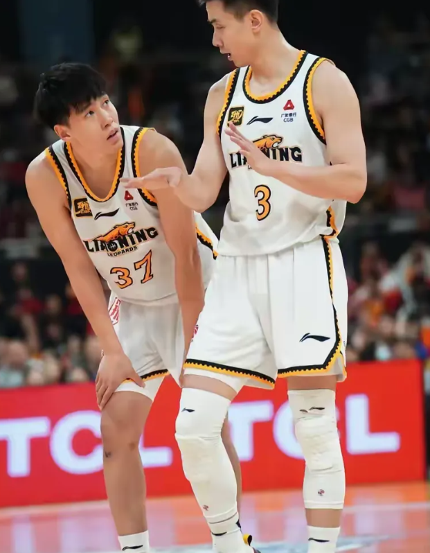 现在日本队根本不准备上主力，只随便派了一些小弟来参加比赛，所以中国男篮也可以说是
