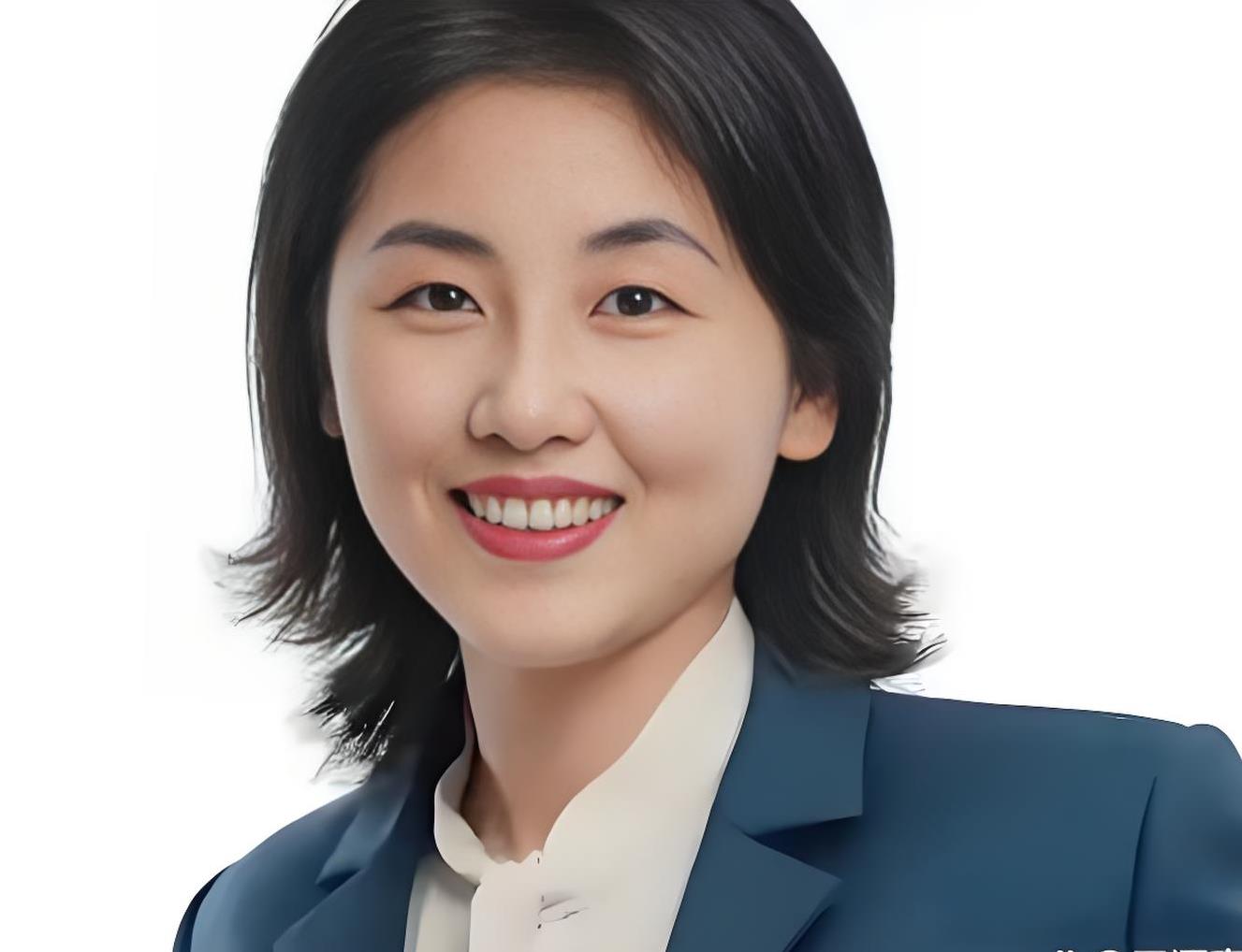 以下是颜宁院士一家四口的介绍：

颜宁，47 岁，身高 165 厘米，山东人