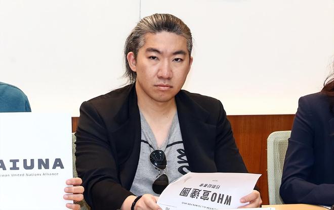 亲绿网红史书华出轨，理由竟是怪老婆信中国大陆宗教！