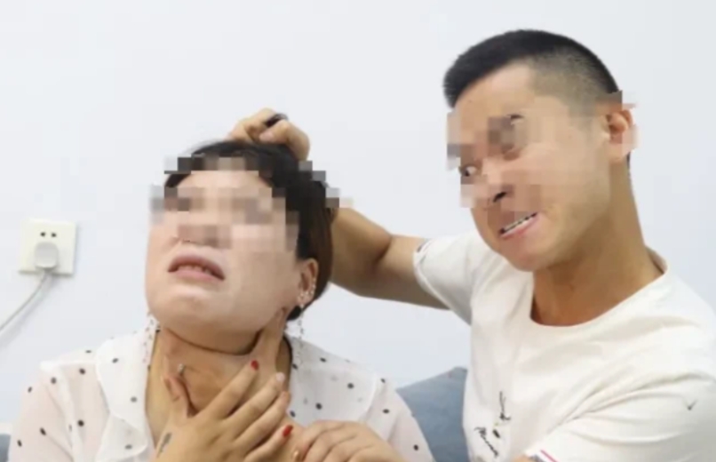 云南普洱，一名男子酒后对妻子施暴，妻子恐惧到失禁，尿液洒满了地板。却不料，男子追
