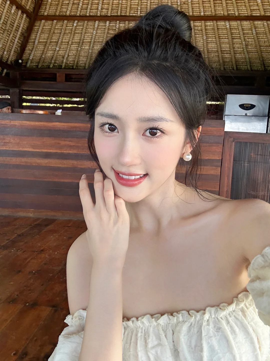 今天是丸子头女孩