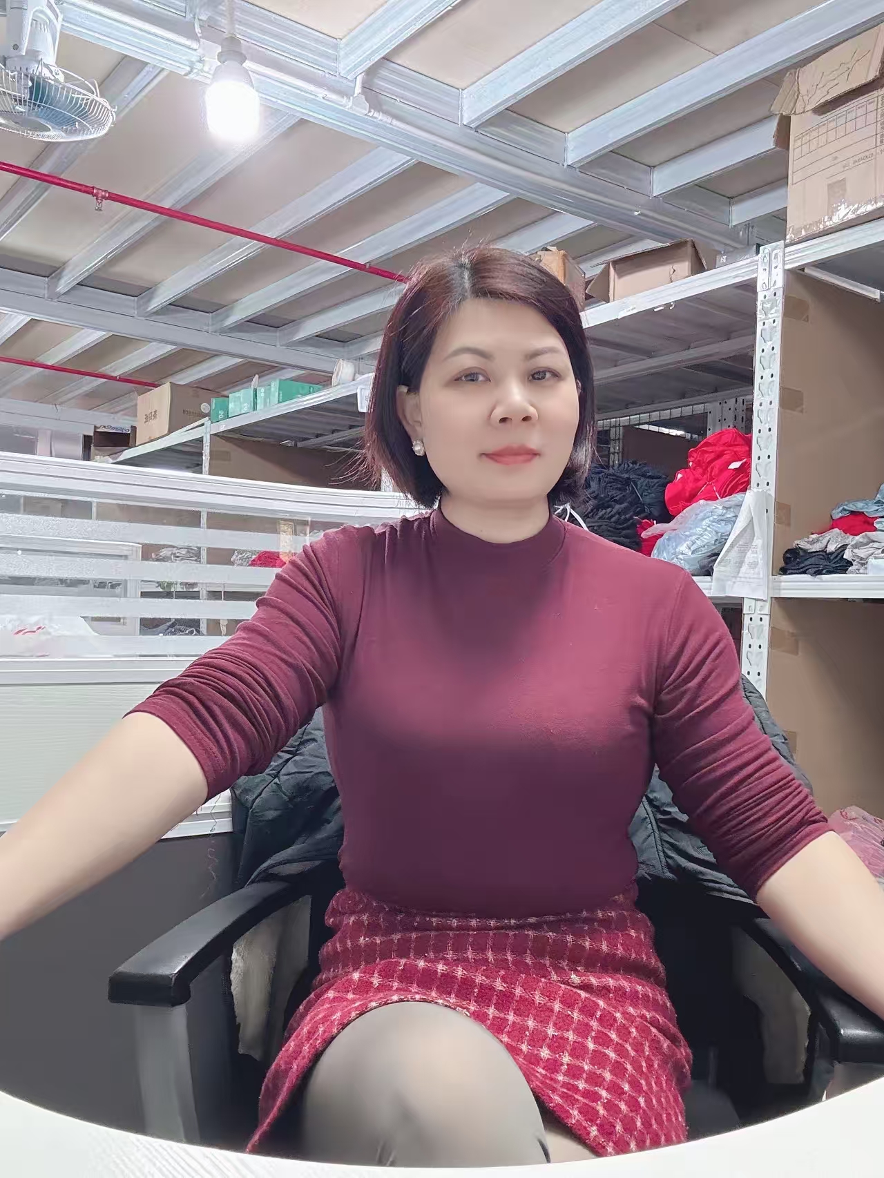 老板娘不叫别人加班就叫我，我都不敢想干了