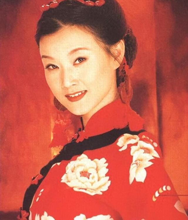 “民歌天后”宋祖英:为何能够连上24年春晚?且看赵本山的评价(苹果充电宝怎么验真假)-第17张图片-九妖电影 “民歌天后”宋祖英:为何能够连上24年春晚?且看赵本山的评价(苹果充电宝怎么验真假)-第17张图片-九妖电影