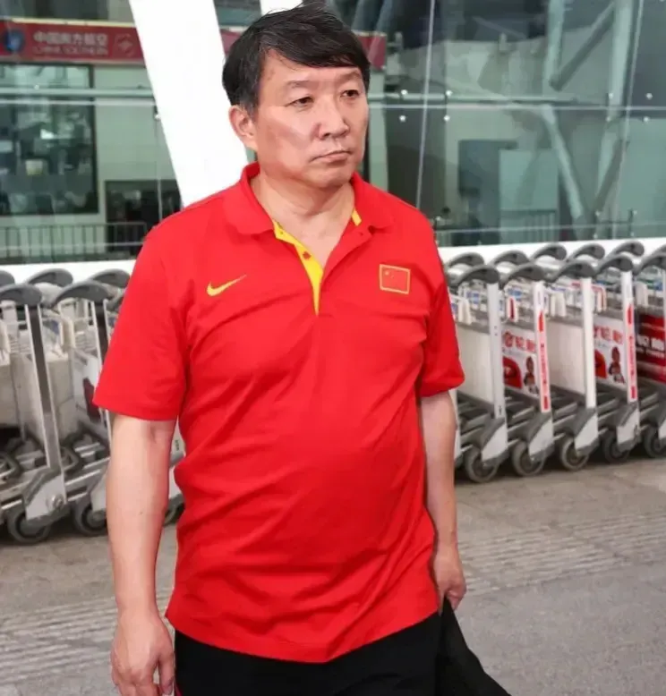 篮协副主席宫鲁鸣真的发火了，原因可不止张镇麟因为突发伤病退出了集训队那么简单。
