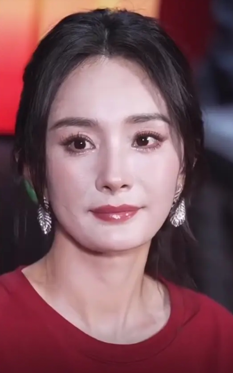 杨幂做梦都想不到，马苏突然爆火，自己口碑却“一夜”塌房！

众所周知，杨幂的时尚