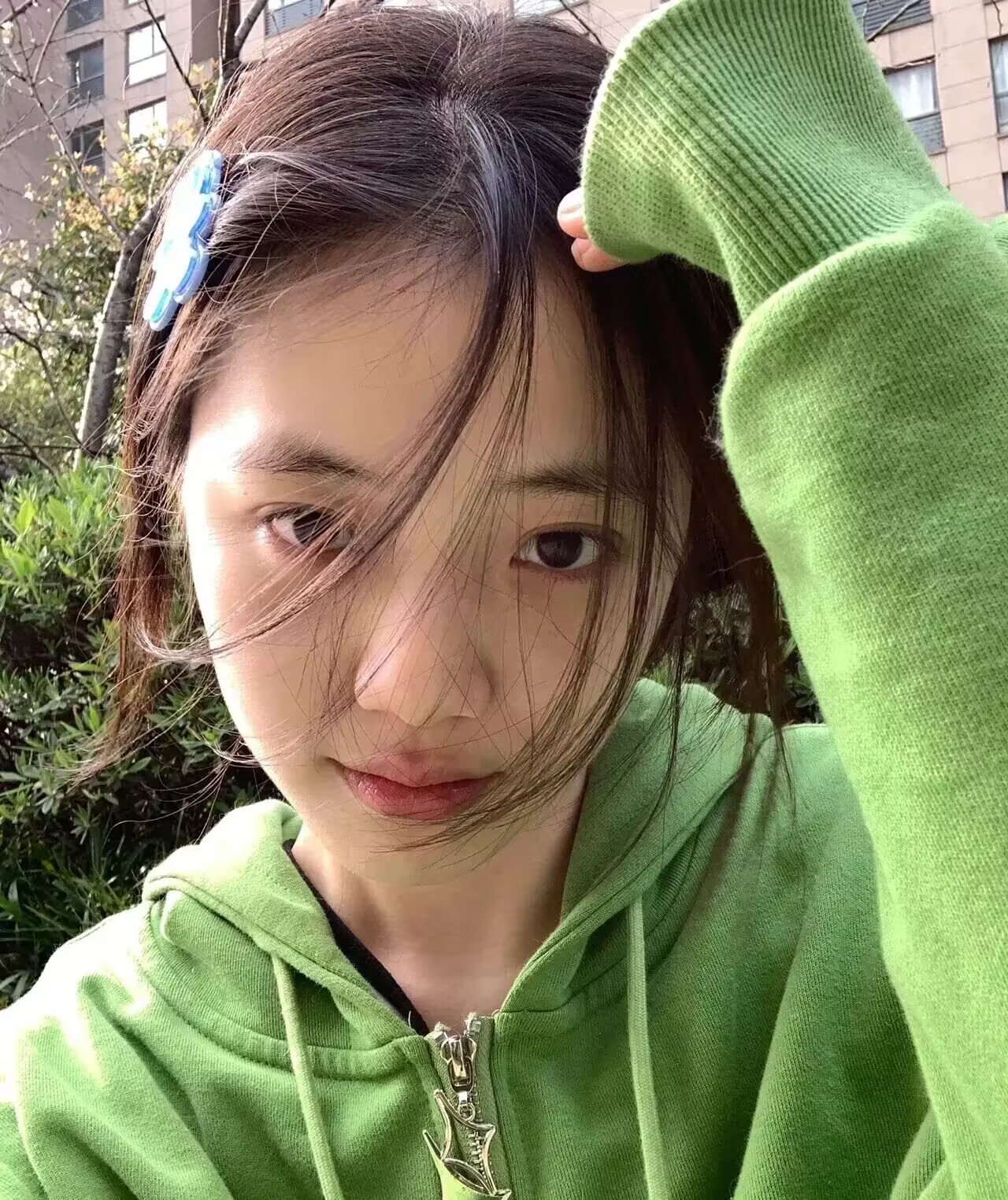 我家侄女真是脑子进水了。 

侄女今年刚好30岁，之前谈过好几个男朋友，都不合适