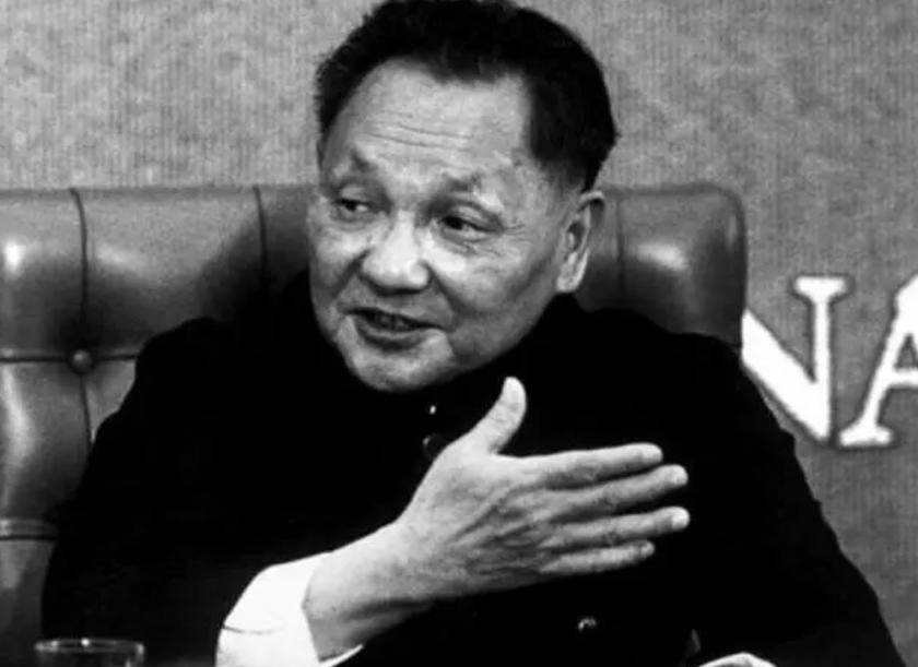 1986年邓公被美国记者挖坑：若毛主席还在，会如何看改革开放。
这是一场足以载入