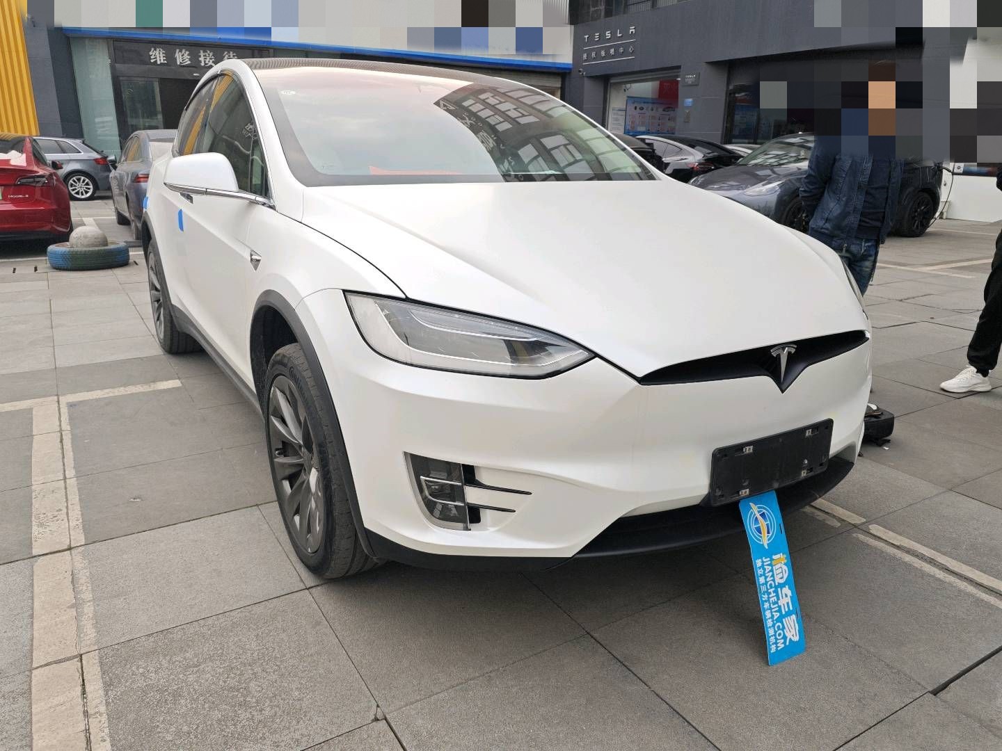 十年前愿意花100万买特斯拉Model X的大哥们，都是有品位的！
现在舍得拿出